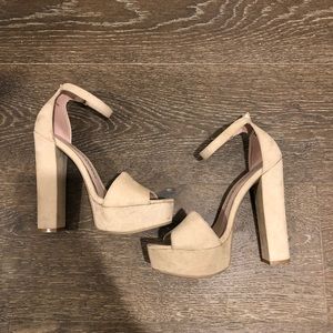 Chinese Laundry Avenue Platform Sandal